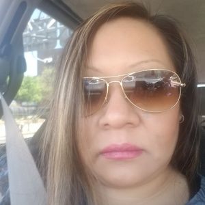 Meet your Posher, Carmela